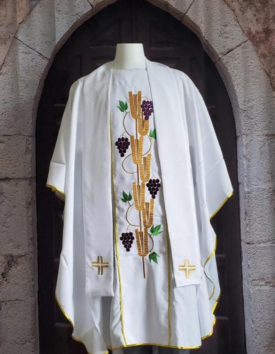 CHASUBLE WHITE GRAPES FRONT