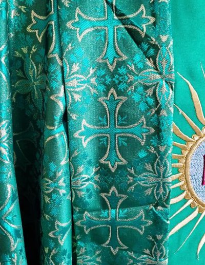 CHASUBLE GREEN BROCADE IHS FRONT CLOSE UP1