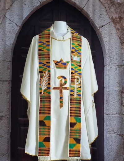CHASUBLE OFF WHITE CROWN PX FRONT 1
