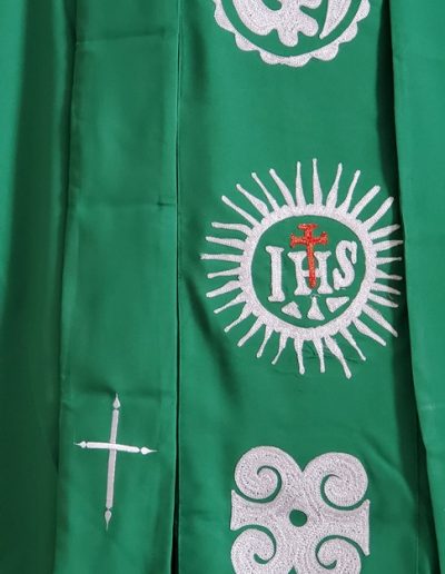 CHASUBLE GREEN CLOSE UP